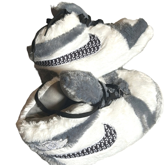 Dior Jordan Sneaker Slippers One Size Fits All Unisex - Picture 2 of 2